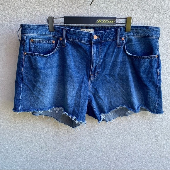 Madewell Relaxed Denim Shorts size 22W in Medium Wash - Picture 1 of 7